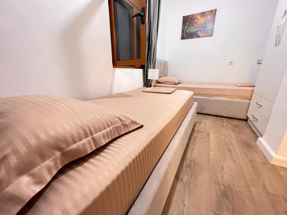 Arteg Apartments ดูร์เรส ภายนอก รูปภาพ